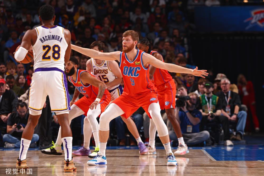 带您走进她 带您走进她