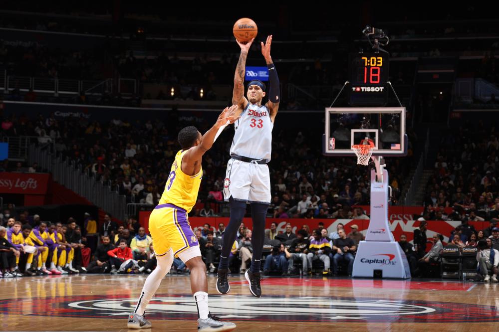 现出稳定的 现出稳定的